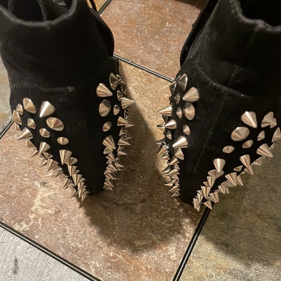 Woman’s wedge boots - Picture 8 of 10